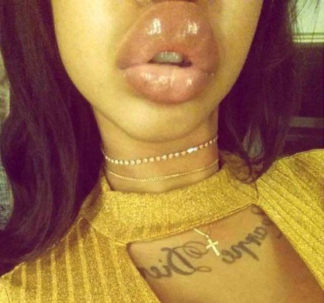 These Lips... (24 pics)