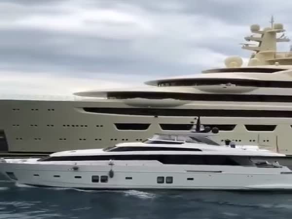 yacht difference between millionaire and billionaire