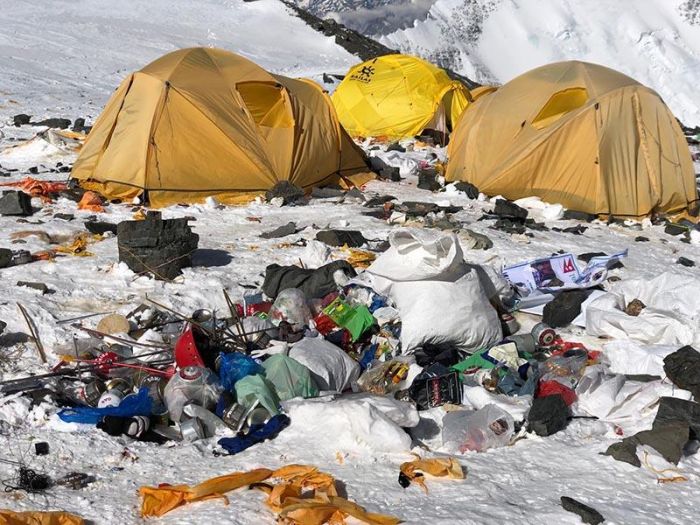Everest Is Full Of Trash (12 pics)