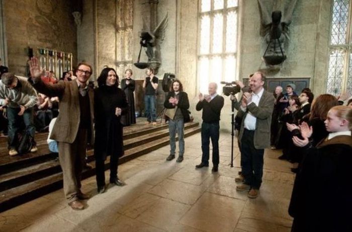 Actors Chilling Behind The Scenes In Costumes (28 pics)