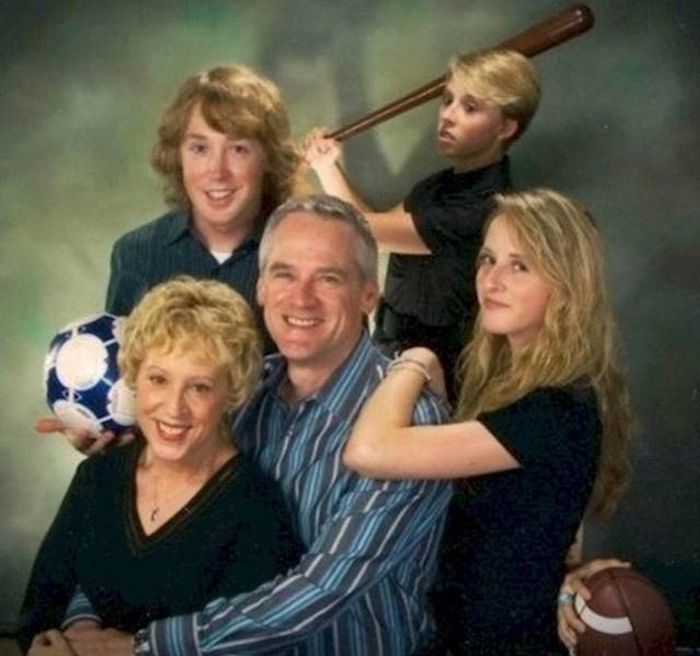 Awkward Family Photos (22 pics)