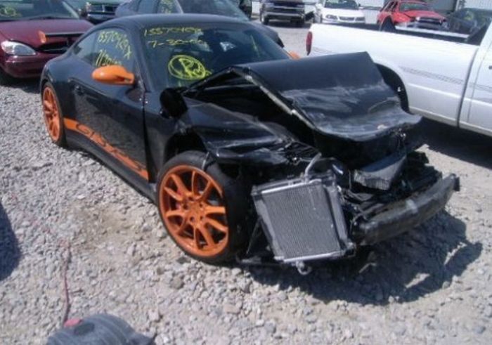 Crashed supercars (31 pics)