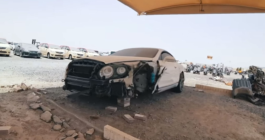 Crashed supercars (31 pics)