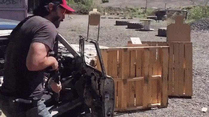 Hollywood Stars Training For Roles In Action Movies (19 gifs)