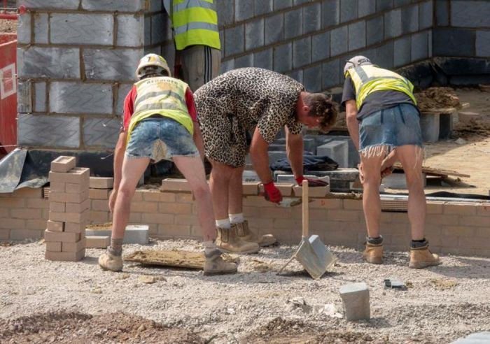 This Is How British Builders React To The Ban On Wearing Shorts (7 pics)