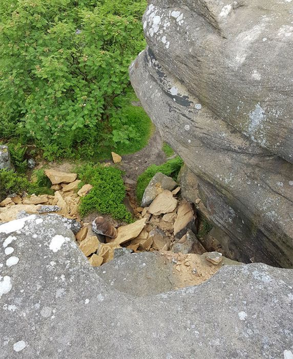 Teens Destroy 320,000,000-Year-Old Landmark In A Few Seconds, And The Way It Looks Now Infuriates Everyone (16 pics)