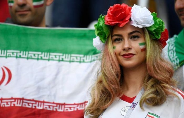 Russian Football Fans Are Hotter Than The Average Fan (36 