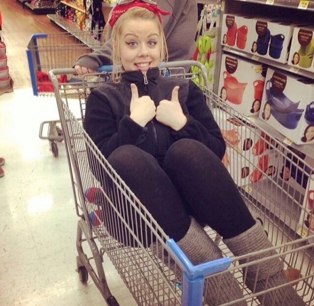 Goofy Girls (30 pics)