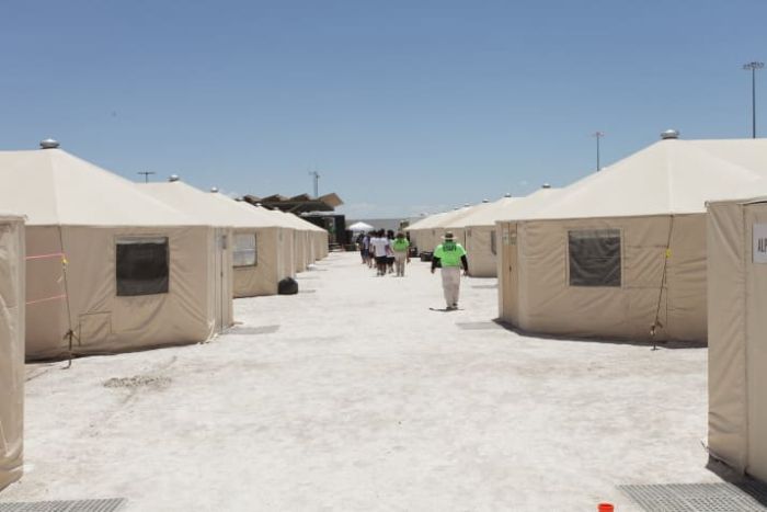 Texas Facility That's Housing 326 Immigrant Children In Tents (9 pics)