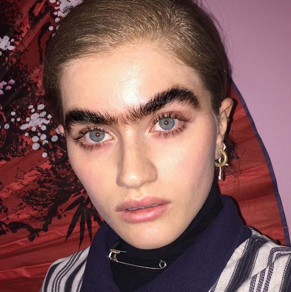 Girls With Unibrows (16 pics)