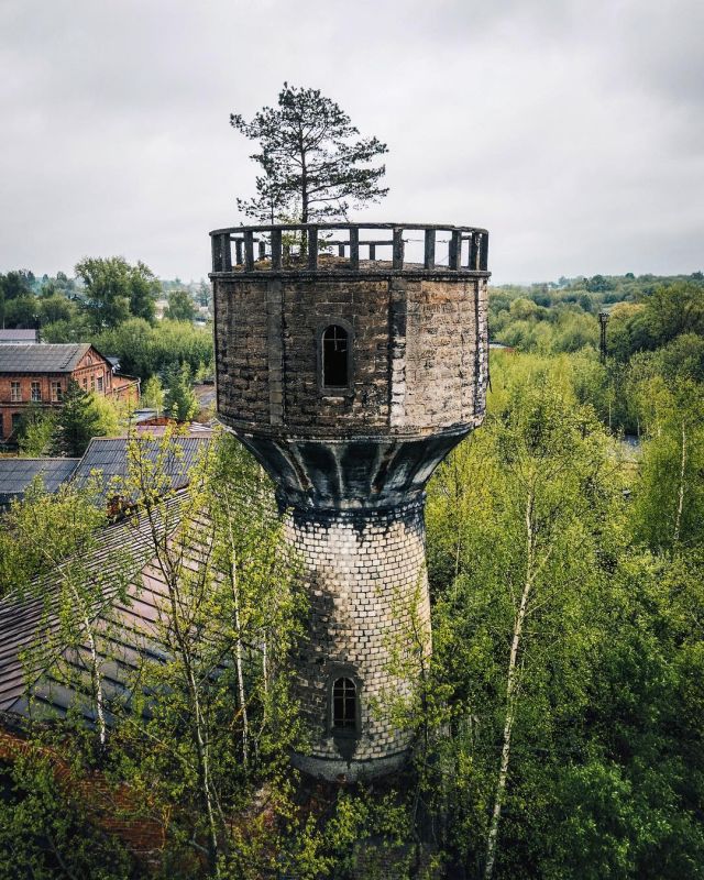 Abandoned Places In Russia (25 pics)