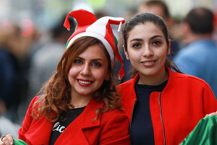 Iranian Fans (12 pics)