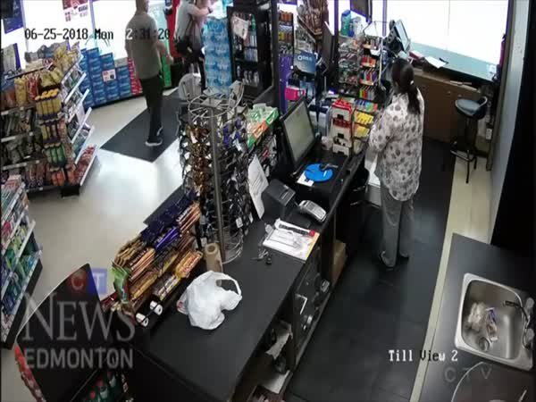 Dramatic Arrest of Shoplifters as They Try to Escape From Store in Canada