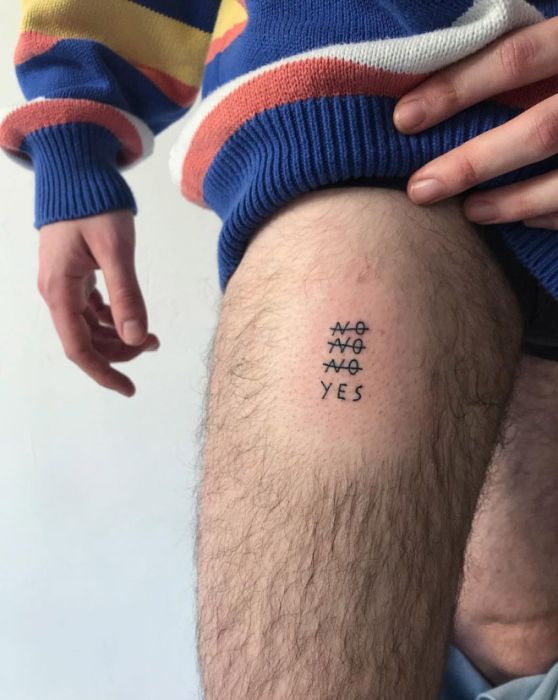 People Trust This Tattoo Artist As He Writes Whatever He Wants On Their Bodies (14 pics)