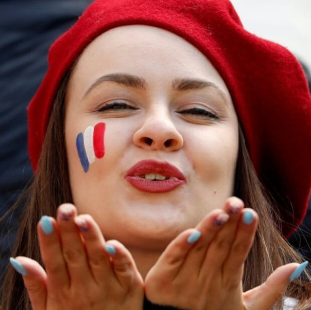 Cute French Fans (19 pics)