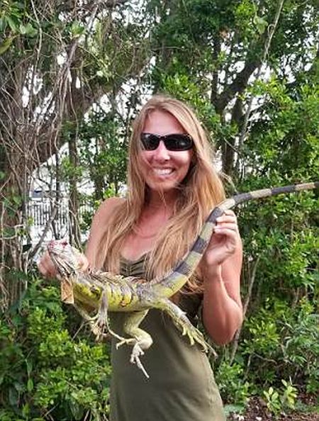 This Woman Hunts Iguanas And Serves Them In A Burrito (7 pics)