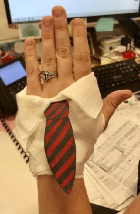 Fun At Work (54 pics)