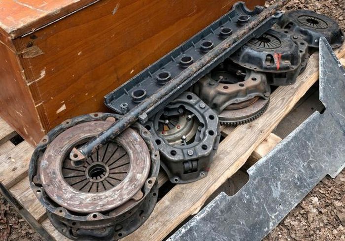 A Man From The UK Found An Abandoned Container With Parts For Assembling Ferrari 250 GTO (11 pics)