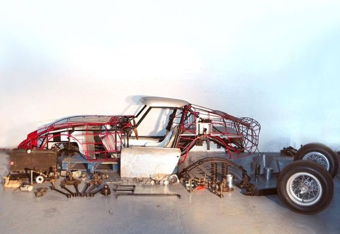 A Man From The UK Found An Abandoned Container With Parts For Assembling Ferrari 250 GTO (11 pics)