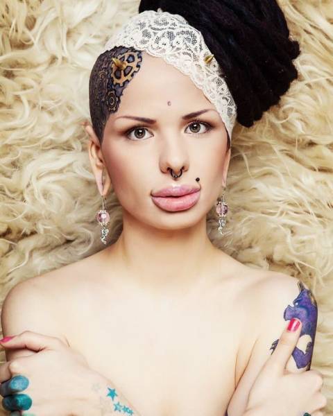 Hot Or Not? (9 pics)