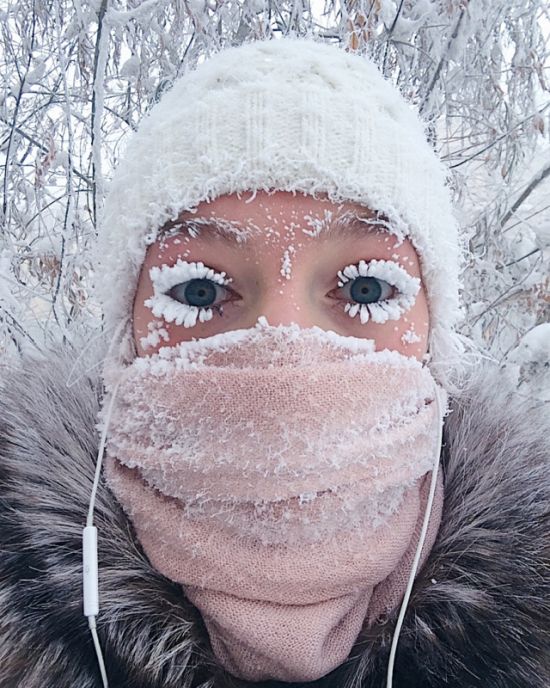 Russia's Yakutsk Winter VS Yakutsk Summer (2 pics)