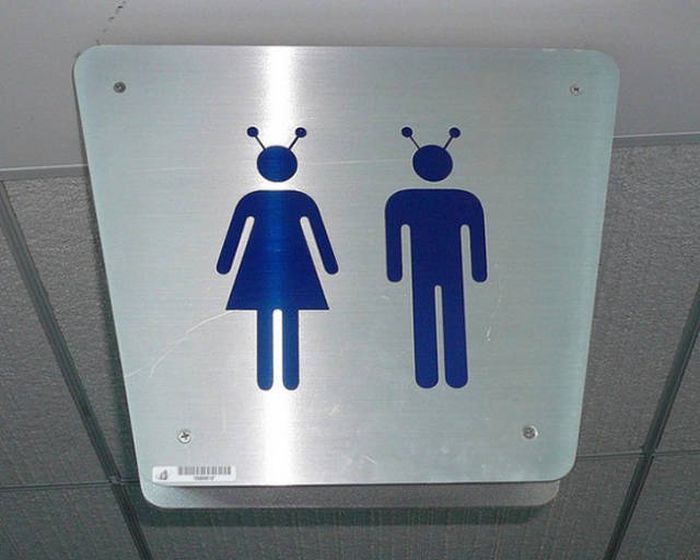 Funny Bathroom Signs (28 pics)