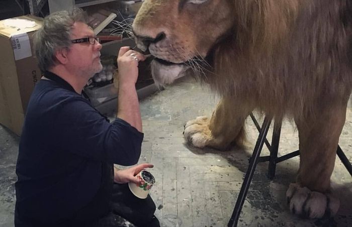 Mufasa Animatronic Model From Live Action Lion King Remake (4 pics)