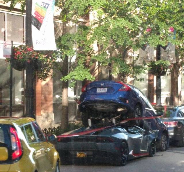 Lamborghini Beneath A Honda Civic (4 pics)