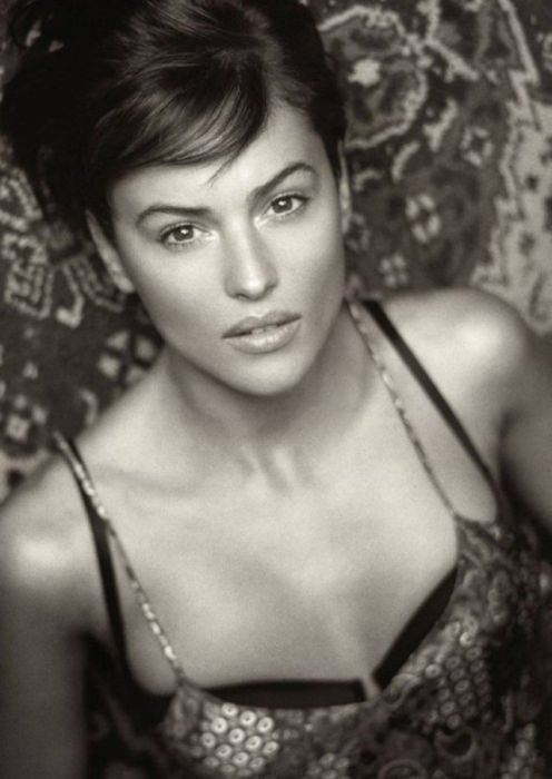 How Monica Bellucci Changed In 41 Years (35 pics)