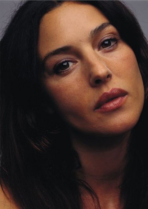 How Monica Bellucci Changed In 41 Years (35 pics)