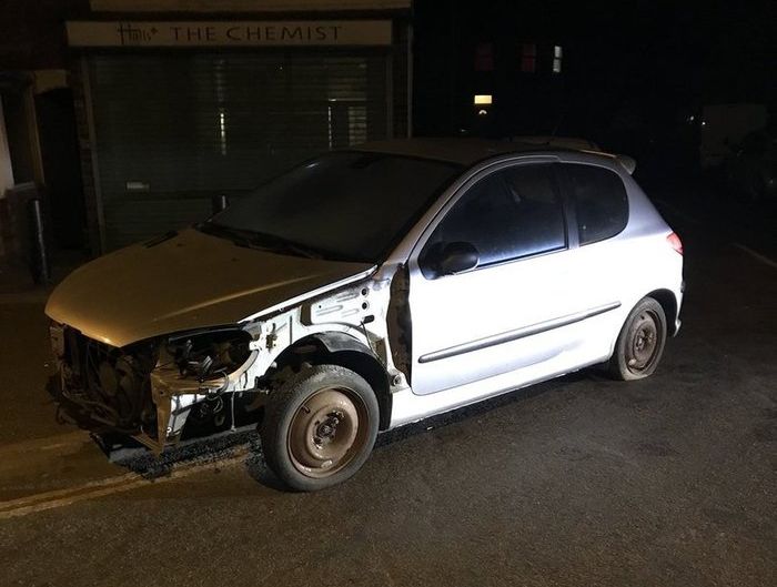 Police Has Stopped A Strange Car... (4 pics)