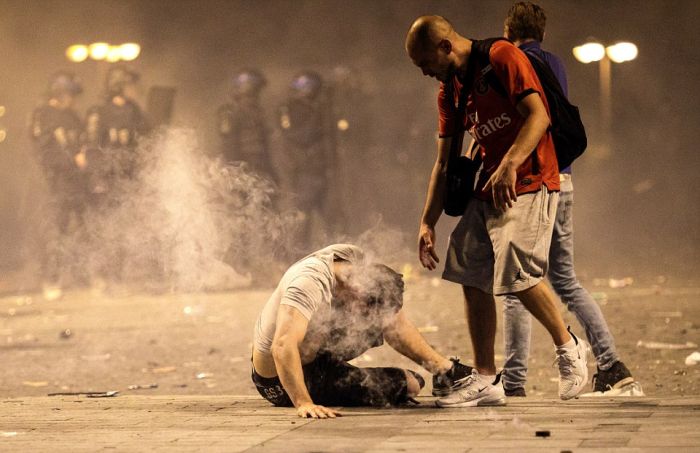 French Fans Start Riots After France Wins World Cup (25 pics)