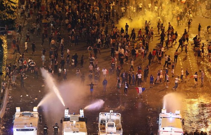 French Fans Start Riots After France Wins World Cup (25 pics)