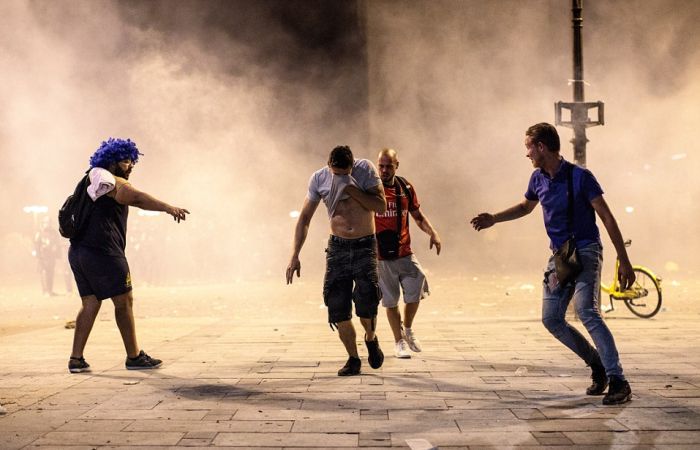 French Fans Start Riots After France Wins World Cup (25 pics)