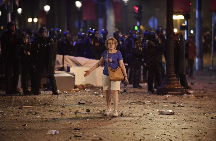 French Fans Start Riots After France Wins World Cup (25 pics)