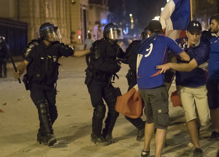 French Fans Start Riots After France Wins World Cup (25 pics)