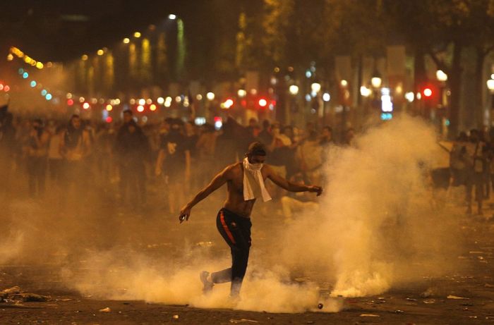 French Fans Start Riots After France Wins World Cup (25 pics)