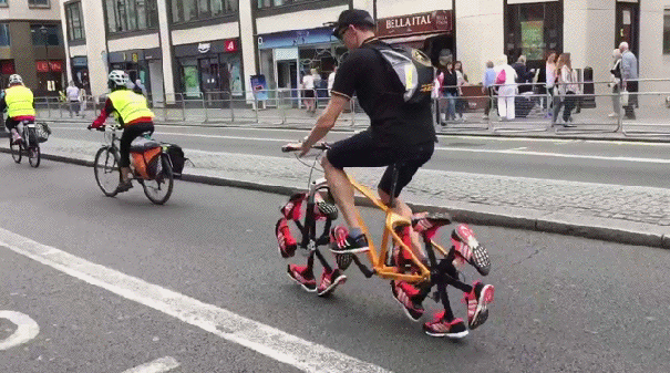 Acid Gifdump, July 17, 2018 (25 gifs)