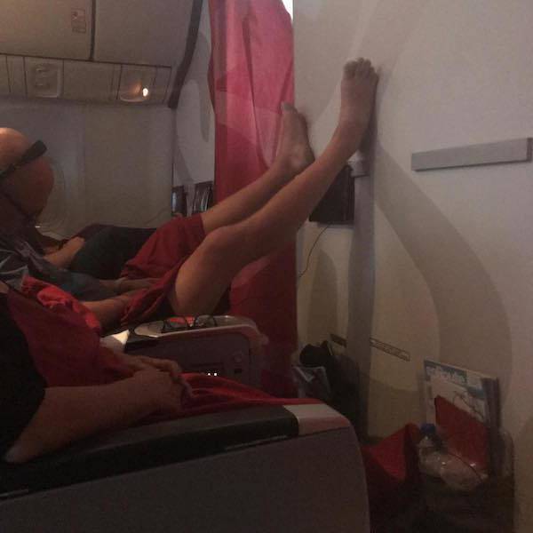 Mass Transit Is Where People Just Don’t Care (22 pics)
