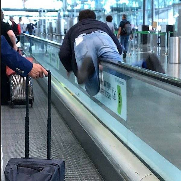 Mass Transit Is Where People Just Don’t Care (22 pics)