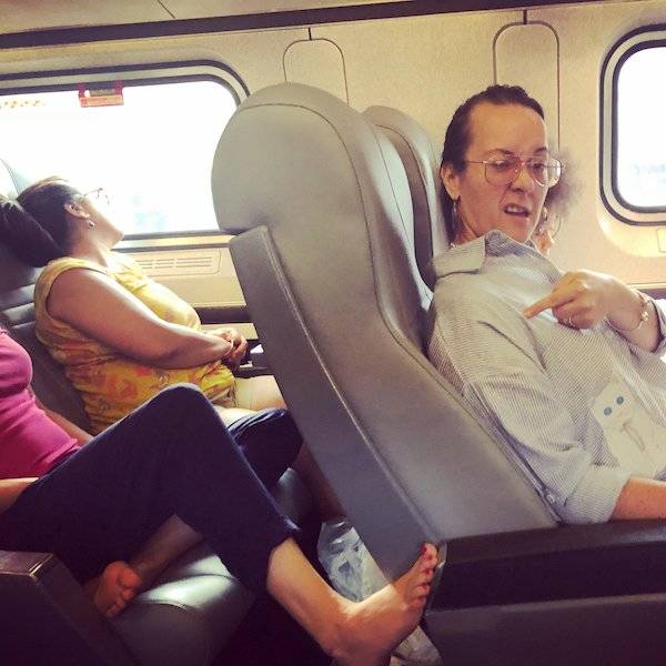 Mass Transit Is Where People Just Don’t Care (22 pics)