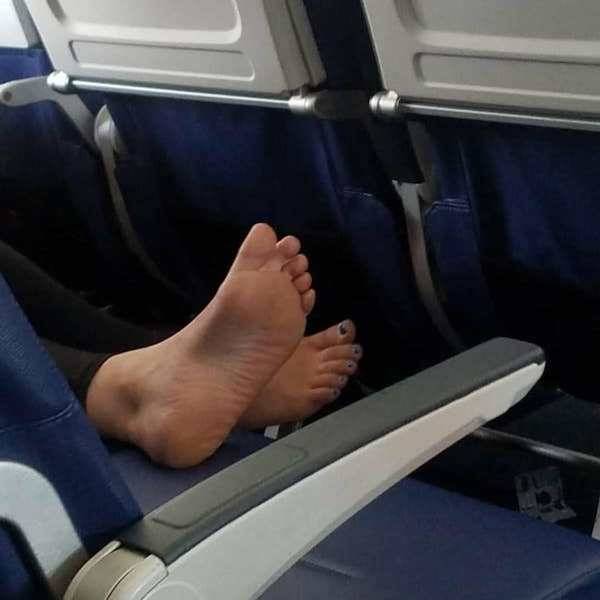 Mass Transit Is Where People Just Don’t Care (22 pics)