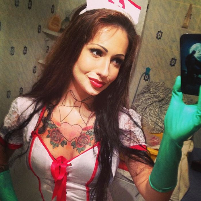 ER Doctor From Russia (18 pics)