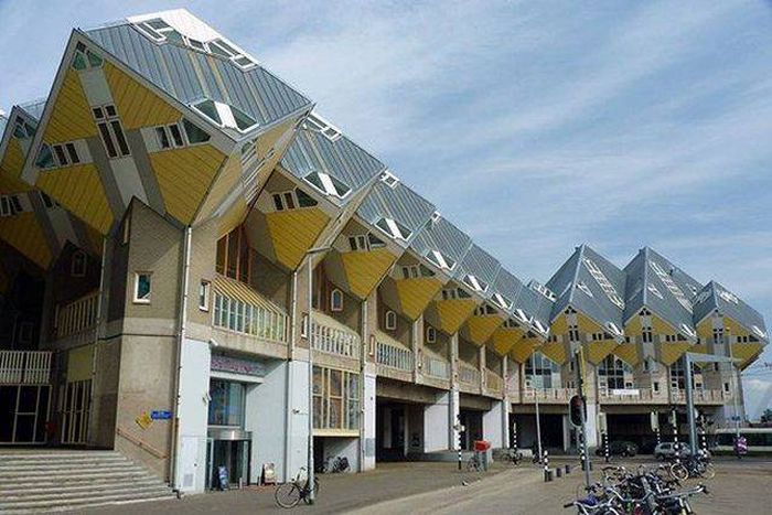 Strange Buildings (25 pics)