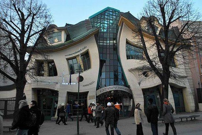 Strange Buildings (25 pics)