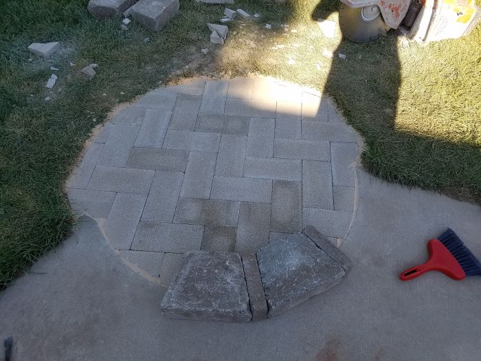 DIY Backyard Firepit (31 pics)