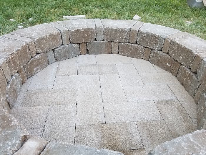 DIY Backyard Firepit (31 pics)