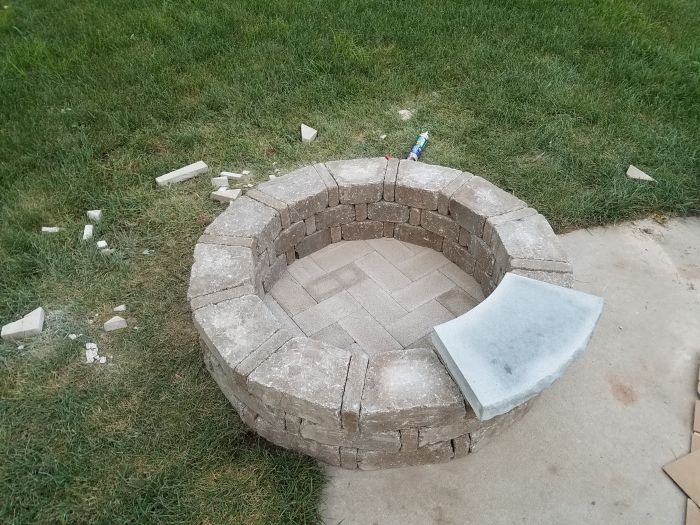 DIY Backyard Firepit (31 pics)