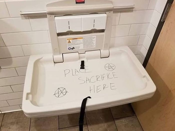 Funny Public Bathroom Graffiti (18 pics)