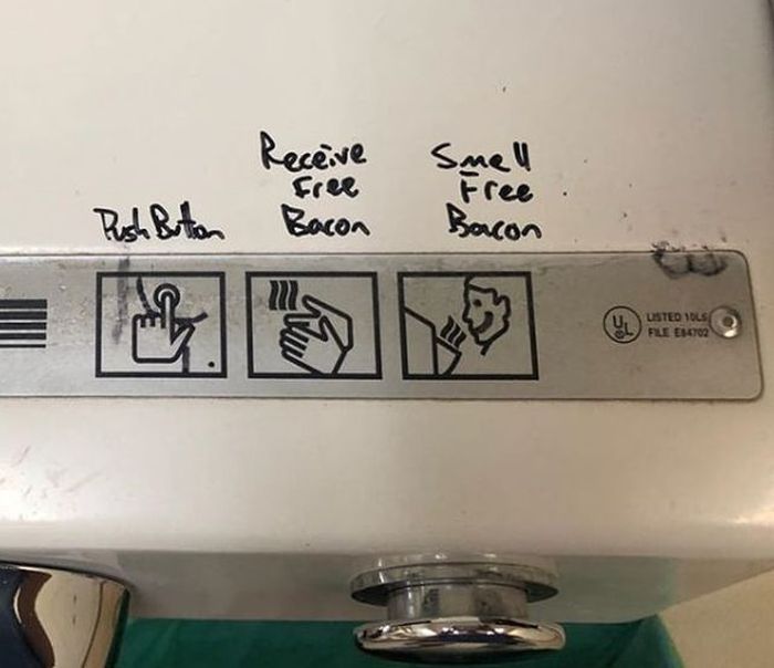 Funny Public Bathroom Graffiti (18 pics)